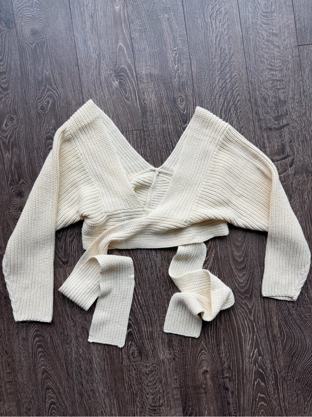 Olivaceous Cream Wrap V-Neck Tie-Front Sweater SZ M NWT